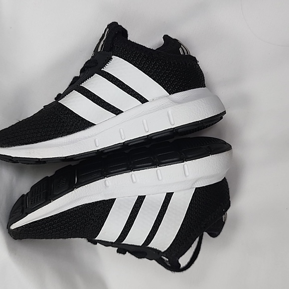 ADIDAS ORIGINALS SWIFT RUNNER ESSENTIALS SNEAKERS SIZE 7K - Picture 7 of 9